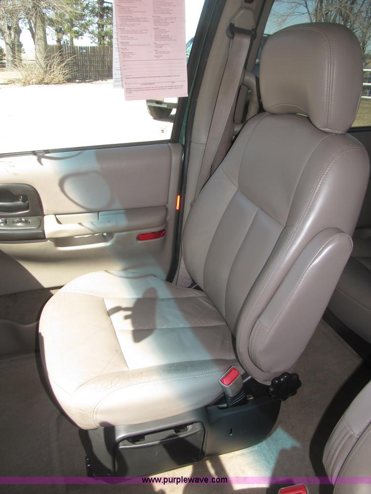 image for item B5426 2000 Oldsmobile Silhouette minivan