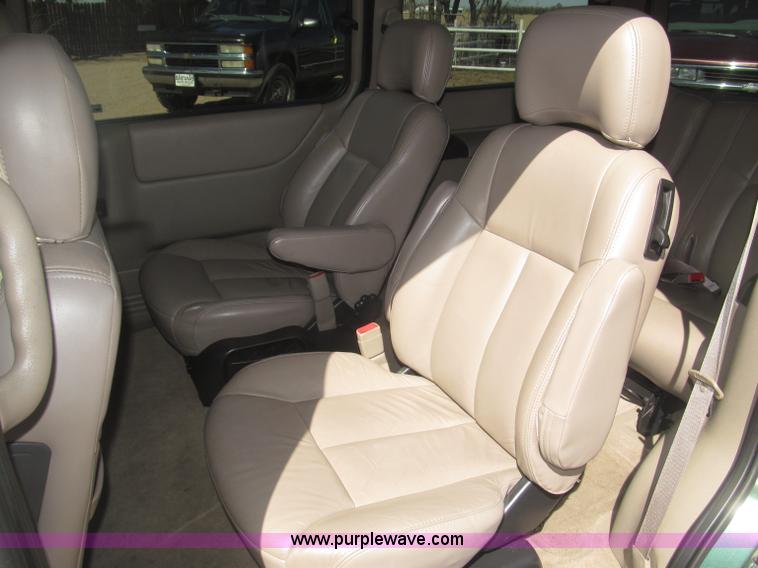 image for item B5426 2000 Oldsmobile Silhouette minivan