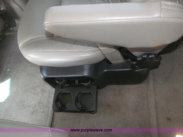 image for item B5426 2000 Oldsmobile Silhouette minivan