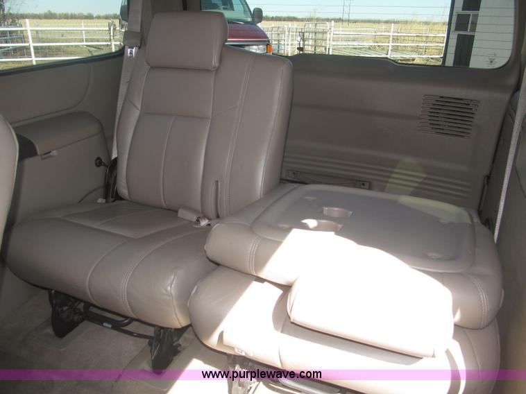 image for item B5426 2000 Oldsmobile Silhouette minivan