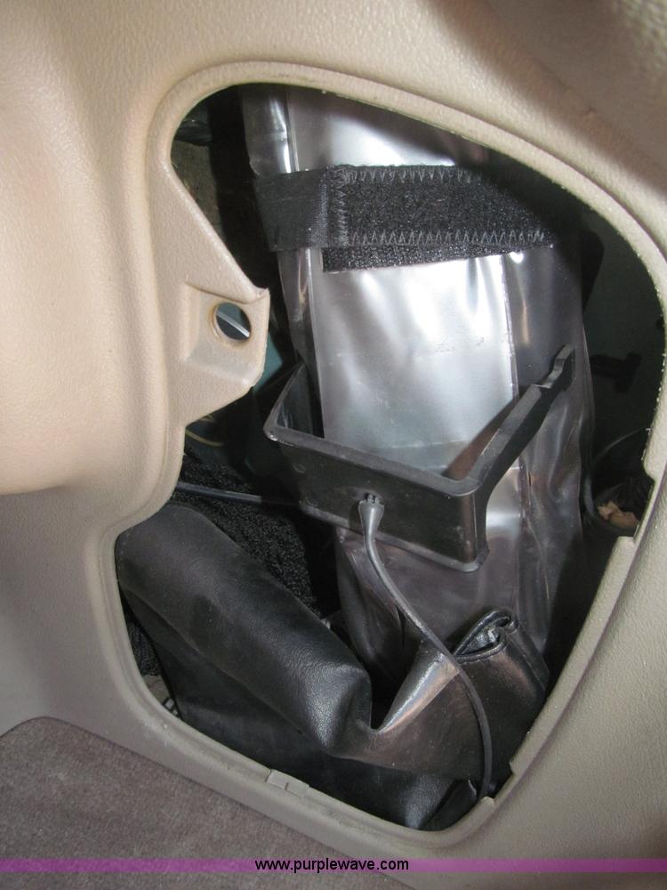 image for item B5426 2000 Oldsmobile Silhouette minivan