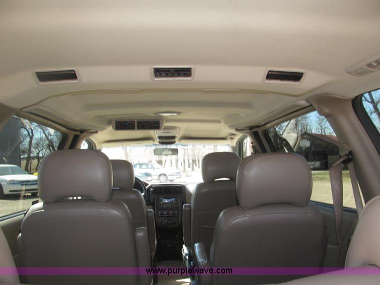 image for item B5426 2000 Oldsmobile Silhouette minivan