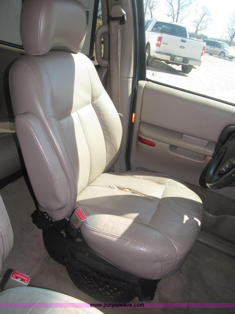 image for item B5426 2000 Oldsmobile Silhouette minivan