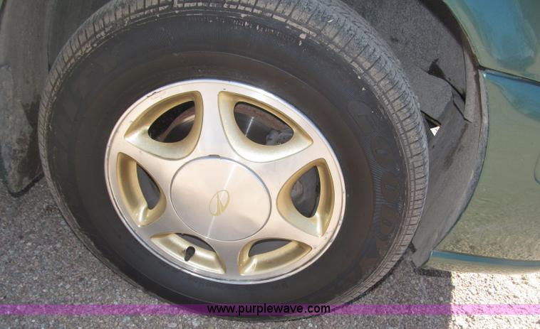 image for item B5426 2000 Oldsmobile Silhouette minivan