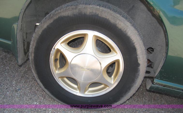 image for item B5426 2000 Oldsmobile Silhouette minivan