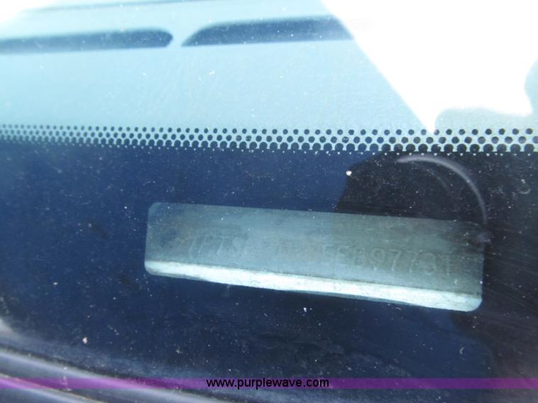 image for item B5437 2005 Ford F250 XLT Super Duty FX4 pickup truck