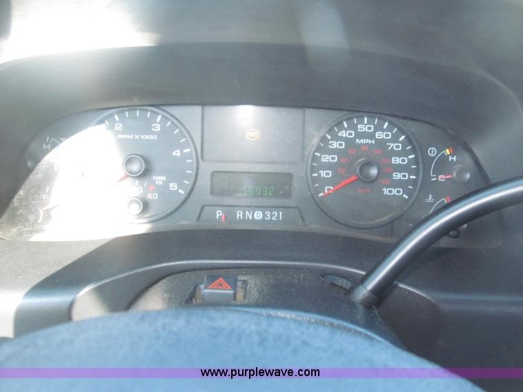 image for item B5437 2005 Ford F250 XLT Super Duty FX4 pickup truck