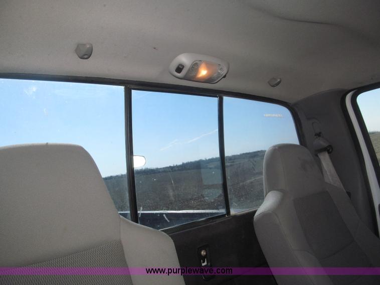 image for item B5437 2005 Ford F250 XLT Super Duty FX4 pickup truck