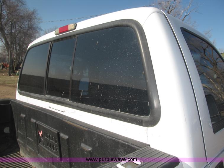 image for item B5437 2005 Ford F250 XLT Super Duty FX4 pickup truck