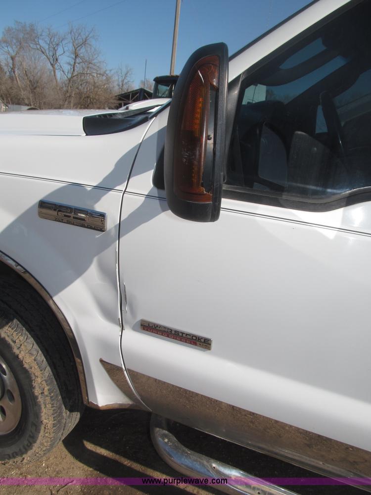image for item B5437 2005 Ford F250 XLT Super Duty FX4 pickup truck