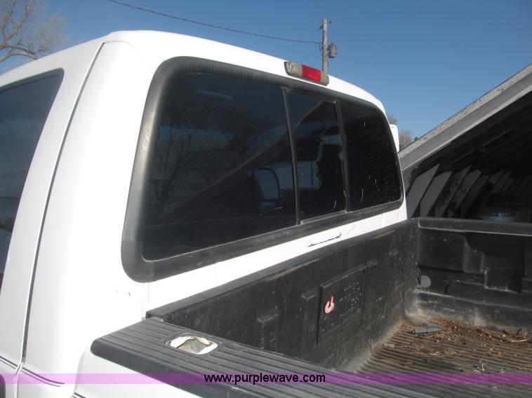 image for item B5437 2005 Ford F250 XLT Super Duty FX4 pickup truck