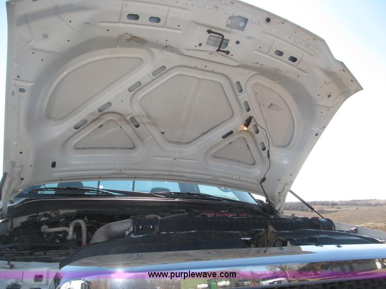 image for item B5437 2005 Ford F250 XLT Super Duty FX4 pickup truck