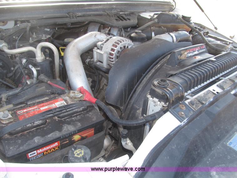 image for item B5437 2005 Ford F250 XLT Super Duty FX4 pickup truck