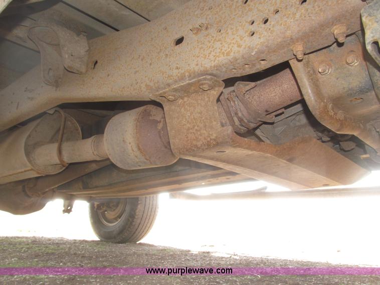 image for item B5437 2005 Ford F250 XLT Super Duty FX4 pickup truck