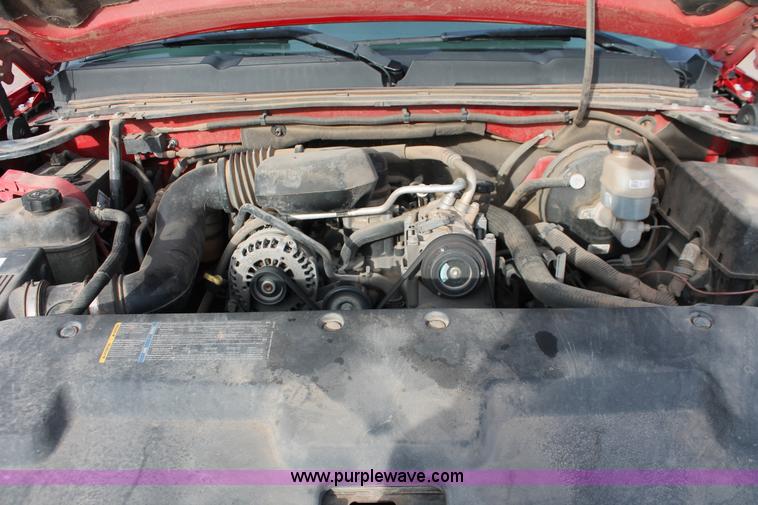 image for item E2984 2007 Chevrolet Silverado 1500 pickup truck