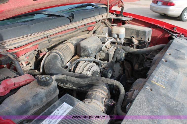 image for item E2984 2007 Chevrolet Silverado 1500 pickup truck