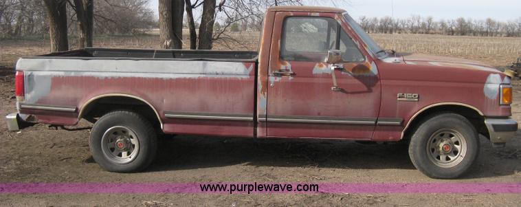 image for item E3219 1990 Ford F150 XLT Lariat pickup truck