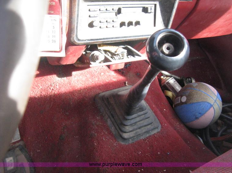 image for item E3219 1990 Ford F150 XLT Lariat pickup truck