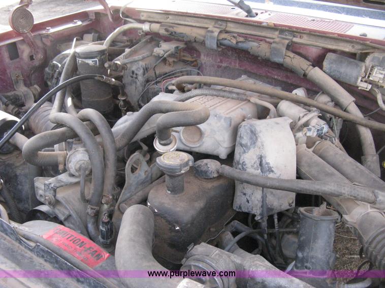 image for item E3219 1990 Ford F150 XLT Lariat pickup truck