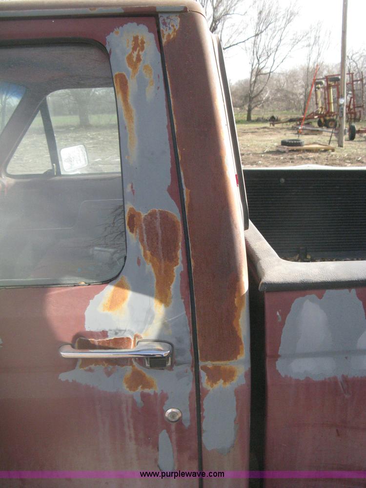 image for item E3219 1990 Ford F150 XLT Lariat pickup truck