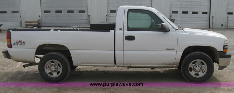 image for item E3239 1999 Chevrolet Silverado 1500 pickup truck