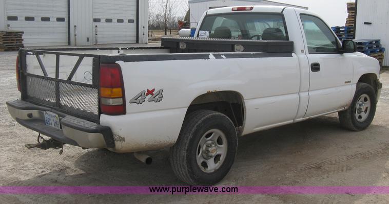 image for item E3239 1999 Chevrolet Silverado 1500 pickup truck