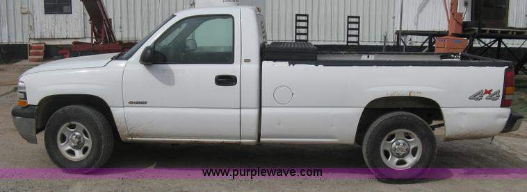 image for item E3239 1999 Chevrolet Silverado 1500 pickup truck