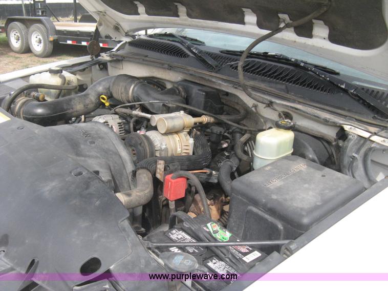 image for item E3239 1999 Chevrolet Silverado 1500 pickup truck