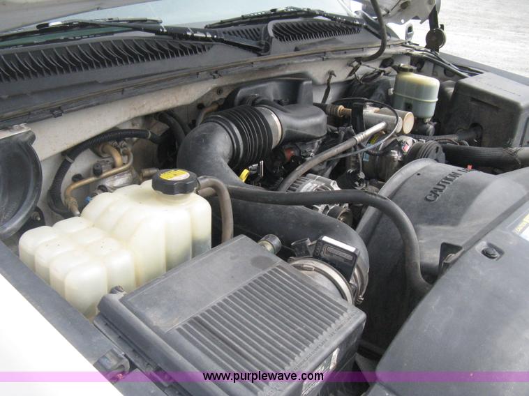 image for item E3239 1999 Chevrolet Silverado 1500 pickup truck