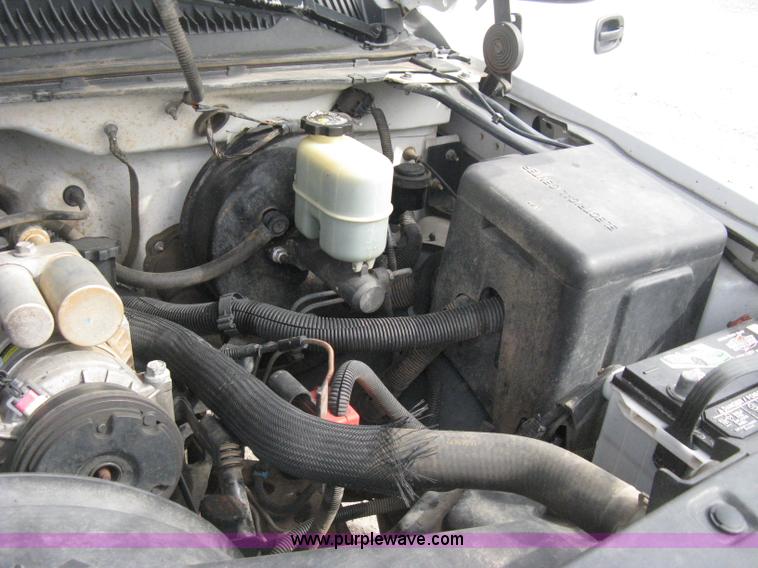 image for item E3239 1999 Chevrolet Silverado 1500 pickup truck