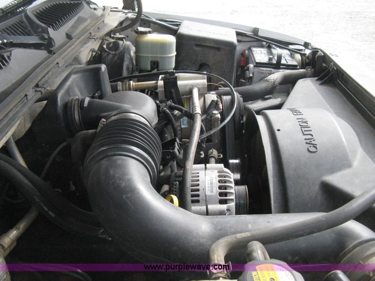 image for item E3239 1999 Chevrolet Silverado 1500 pickup truck