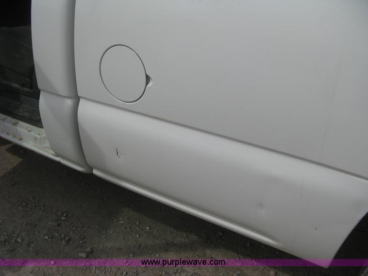 image for item E3239 1999 Chevrolet Silverado 1500 pickup truck