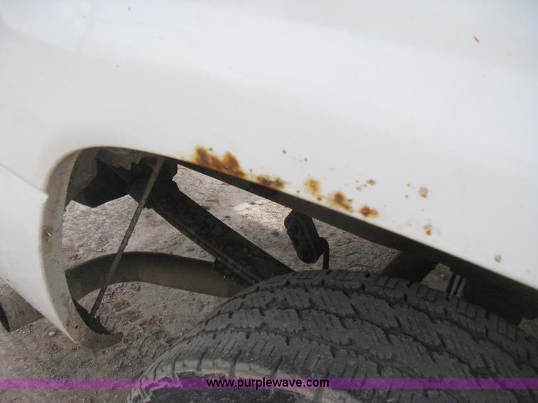 image for item E3239 1999 Chevrolet Silverado 1500 pickup truck