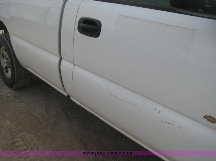 image for item E3239 1999 Chevrolet Silverado 1500 pickup truck
