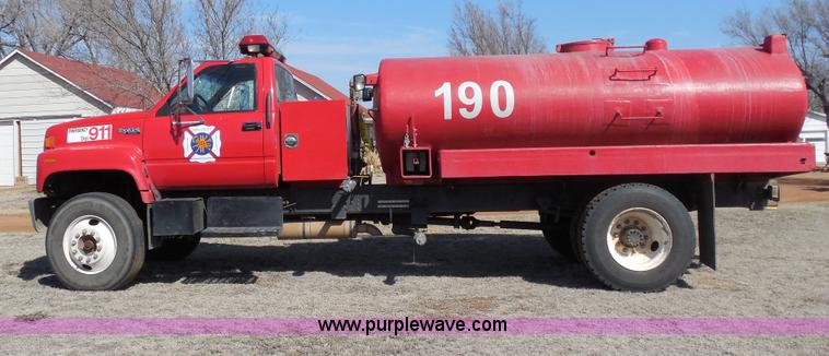 image for item E3352 1992 GMC TopKick water tender truck