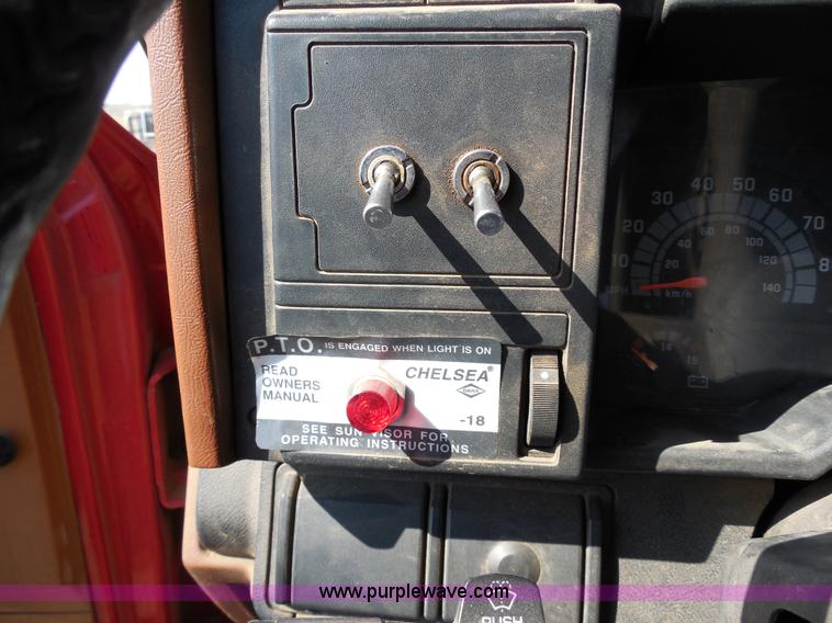 image for item E3352 1992 GMC TopKick water tender truck