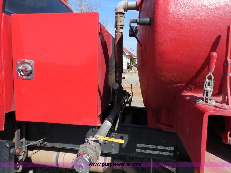 image for item E3352 1992 GMC TopKick water tender truck