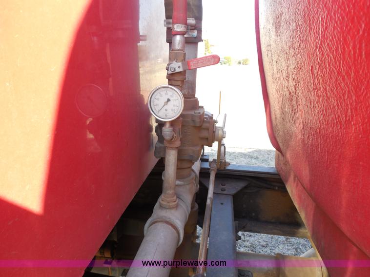 image for item E3352 1992 GMC TopKick water tender truck