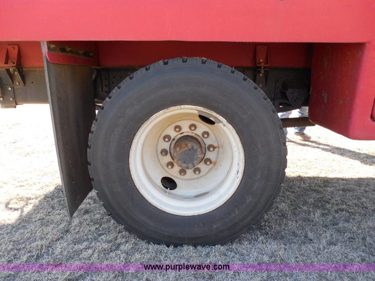 image for item E3352 1992 GMC TopKick water tender truck