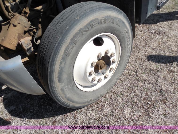 image for item E3352 1992 GMC TopKick water tender truck