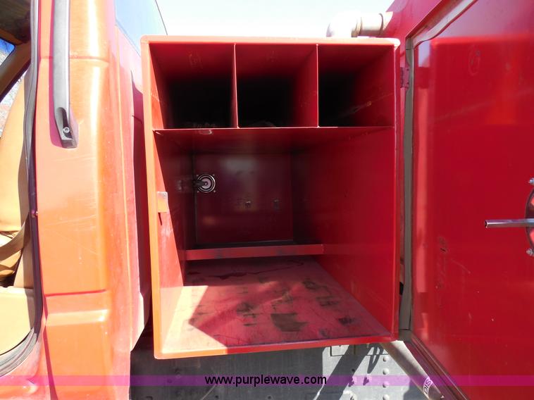 image for item E3352 1992 GMC TopKick water tender truck