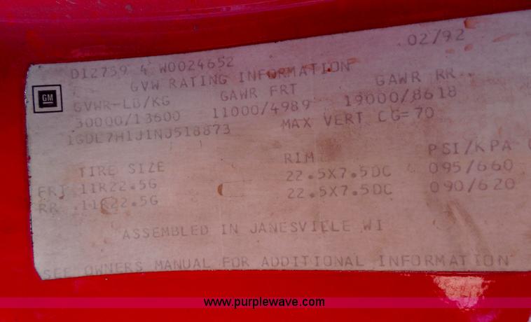 image for item E3352 1992 GMC TopKick water tender truck