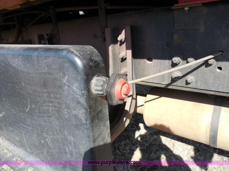 image for item E3352 1992 GMC TopKick water tender truck