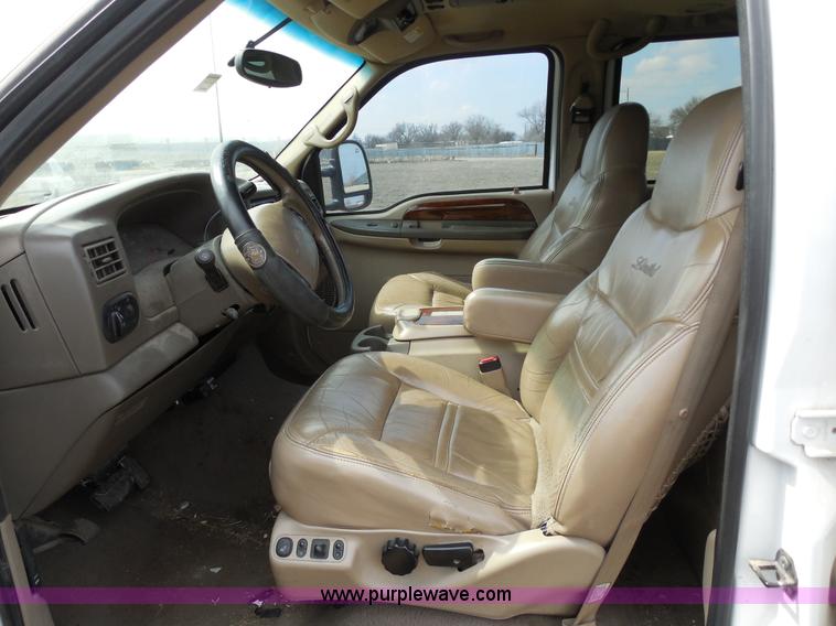 image for item E3364 2000 Ford Excursion Limited SUV