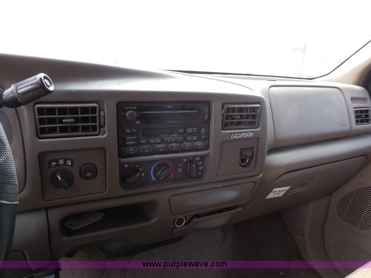 image for item E3364 2000 Ford Excursion Limited SUV