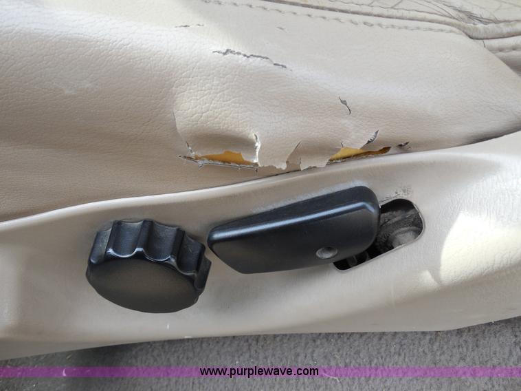 image for item E3364 2000 Ford Excursion Limited SUV