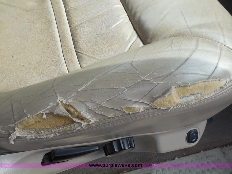 image for item E3364 2000 Ford Excursion Limited SUV