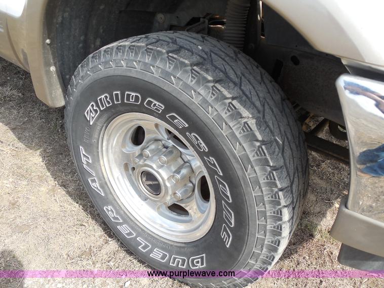 image for item E3364 2000 Ford Excursion Limited SUV