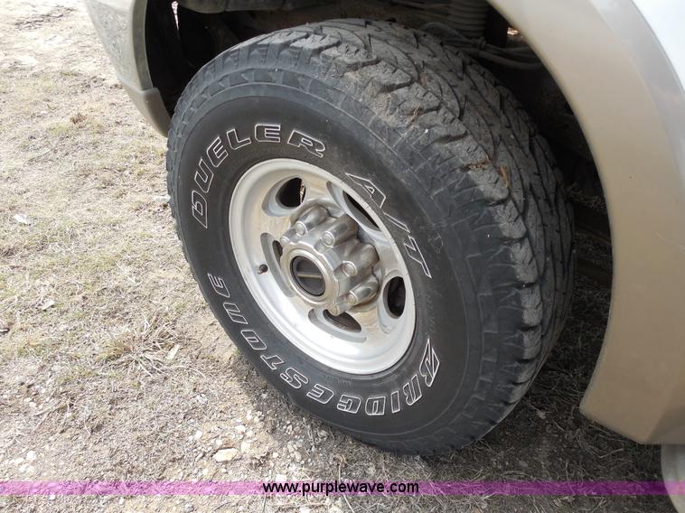 image for item E3364 2000 Ford Excursion Limited SUV