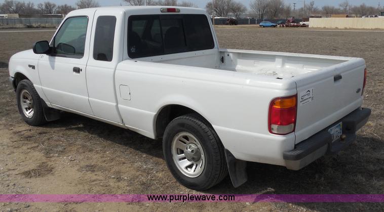 image for item E3366 1999 Ford Ranger XLT SuperCab pickup truck